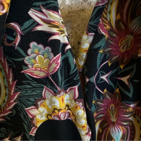 Rare Disney Minnie Mouse Disney Leggings with Floral Paisley Pattern - Picture 4 of 6